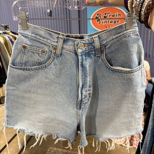 Old Navy Vintage High-Rise Jean Shorts – Size 6